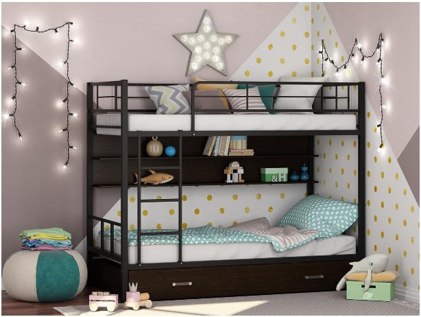 Металлические кровати с дополнительными функциями: полки, ящики и другие решения